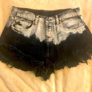Two toned denim shorts!
